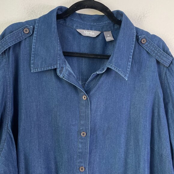 Martha Stewart Womens Plus 2X Denim Chambray Button Up Shirt Shoulder Epaulets - Picture 2 of 10